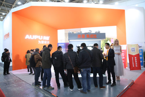 奧普集成灶亮相北京建博會 刮起健康生活主義風(fēng)潮