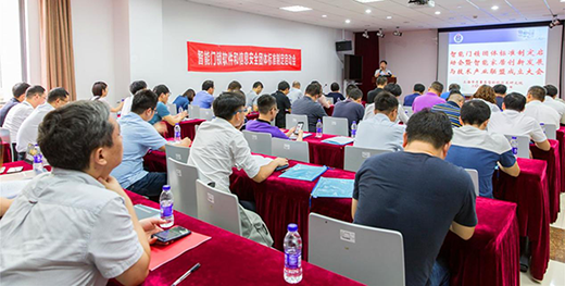 ���������i��(d��ng)�x�������T�i�F(tu��n)�w��(bi��o)��(zh��n)��݆�λ