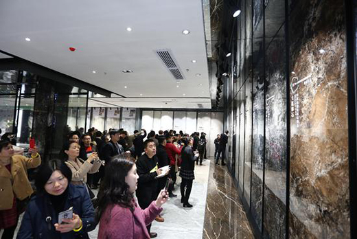 Ʒ�Ƅ���������������ɯ���F2019�ٳ�Խ