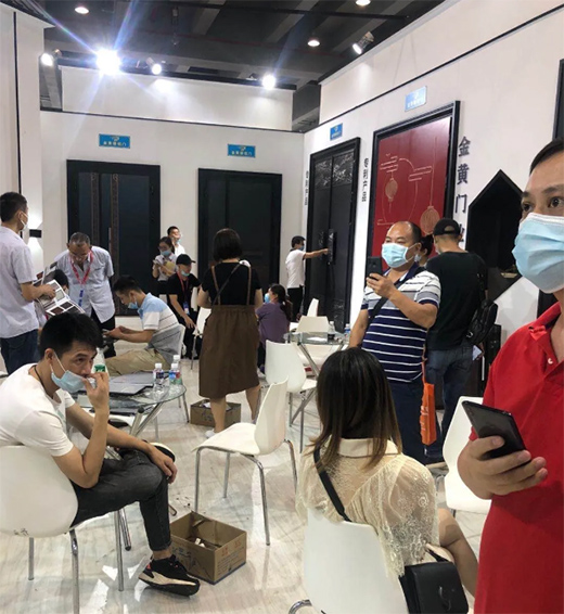 ܊��(qi��ng)�T(m��n)�I(y��)չ�d������Ʒ���I(l��ng)�ИI(y��)�r(sh��)�г���