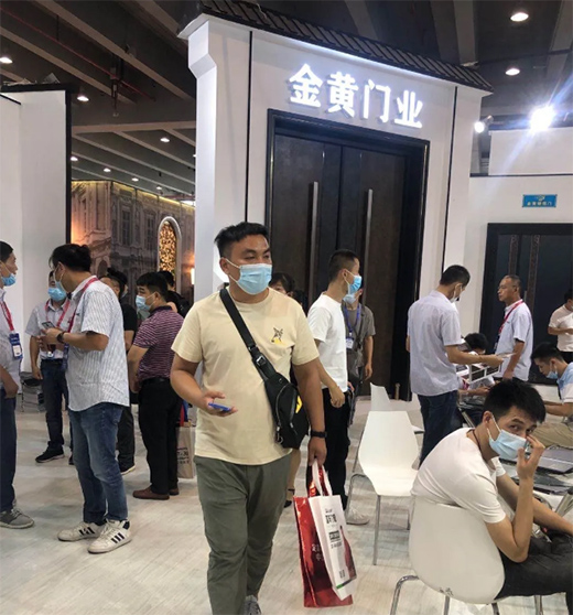 ܊��(qi��ng)�T(m��n)�I(y��)չ�d������Ʒ���I(l��ng)�ИI(y��)�r(sh��)�г���