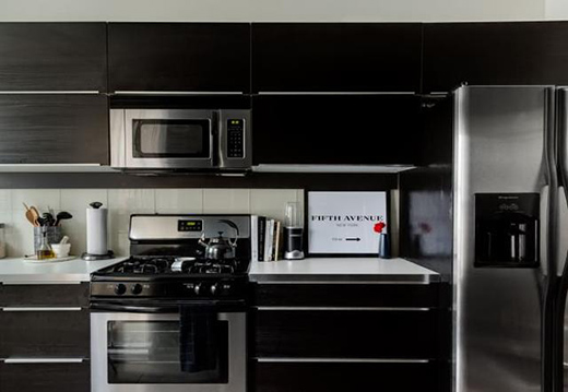 ��(j��ng)��ĺ�ɫ�����bĄ�(chu��ng)��N��