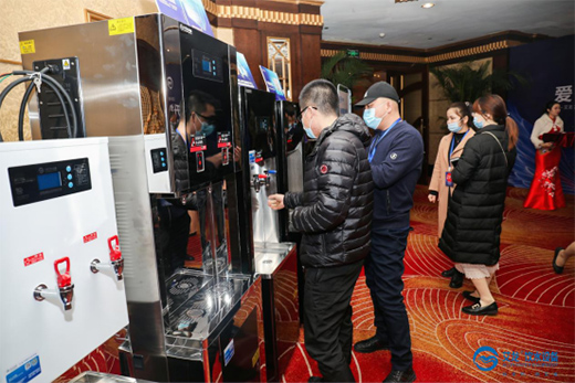 ף�R������Ʒ�l(f��)��ؔ(c��i)��Փ���߽�(j��ng)�N���(hu��)ȡ�ÈA�M�ɹ�!