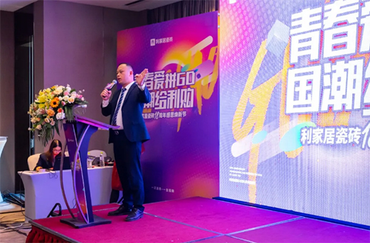 �۽� �����ҾӴɴu18����ж����¹�(ji��)���ӕ��A�M�ɹ�