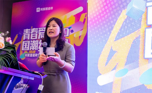 �۽� �����ҾӴɴu18����ж����¹�(ji��)���ӕ��A�M�ɹ�