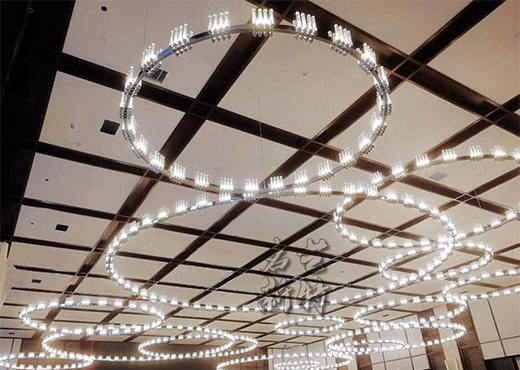 һ��M���������ğ���������g���Ƴ���ͬ�Շ�