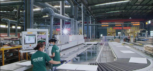 �Ì������b�����(m��ng)�������o���к���һ��(g��)������ͯ��