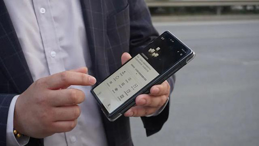 有顏有智慧!這條路上的路燈可用手機遠程控制