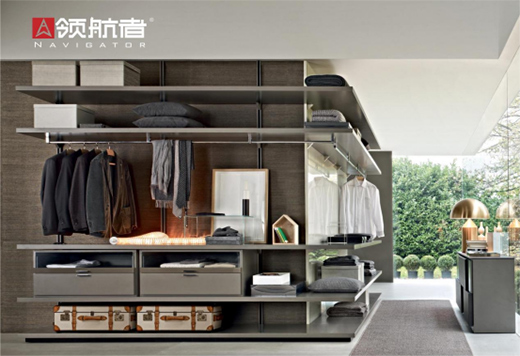 領(lǐng)航者家居用自然通透的原木色，讓家更輕松愜意