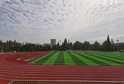 在天氣條件惡劣的情況下如何維護塑膠跑道?