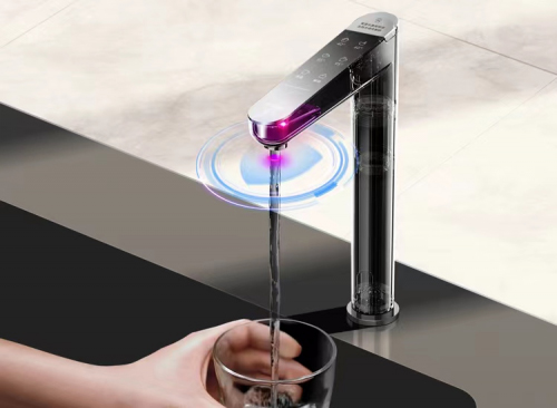 哪個(gè)凈水器比較好?方太母嬰級凈水科技，5檔調(diào)溫，冷熱即飲