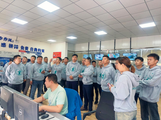 һ���������(li��n)�ˆ��ӕ���չʾ����ˇ�g(sh��)��������I(l��ng)�Ҿ��Ј��³���